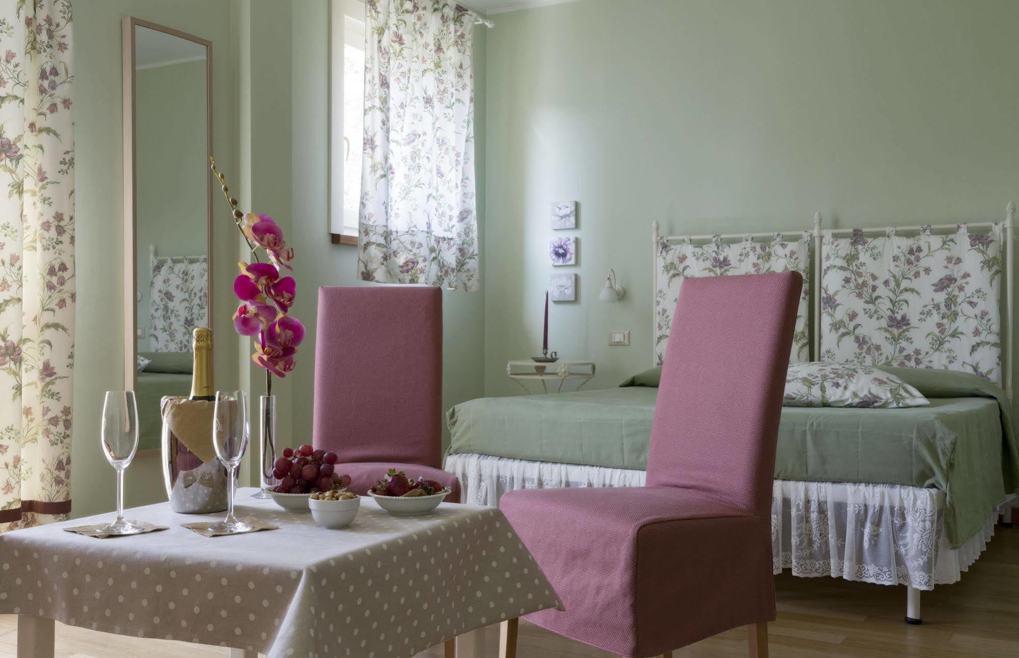 Ca Del Moro Resort & Spa Pontremoli Bagian luar foto